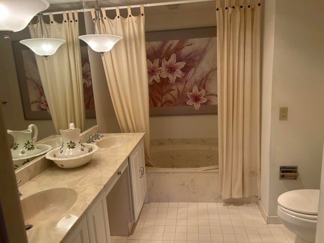 4 of 16 - 11370 Twelve Oaks Way #117, North Palm Beach, FL