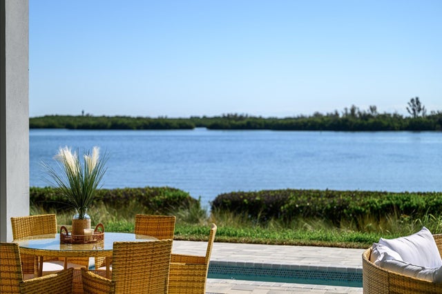2 of 60 - 4842 S Harbor Dr, Vero Beach, FL