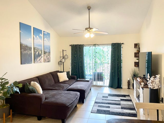 4 of 17 - 7912 Sonoma Springs Circle #201, Lake Worth, FL