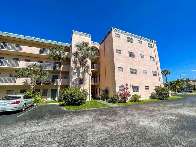 1 of 20 - 4281 Nw 41st Street #320, Lauderdale Lakes, FL