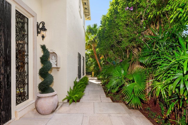 3 of 30 - 175 Sunset Avenue, Palm Beach, FL
