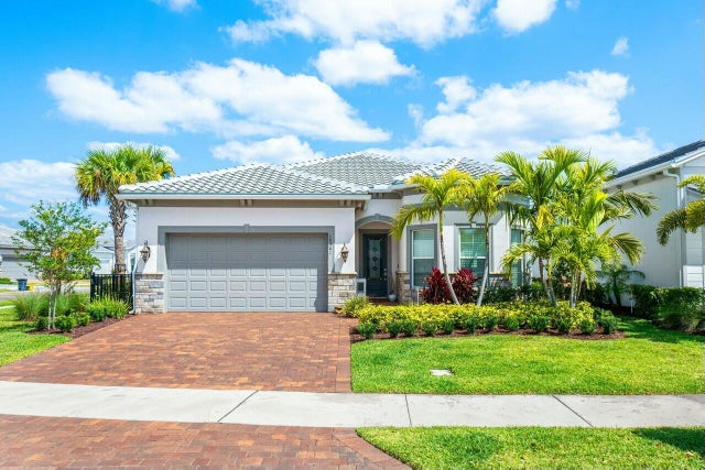 1 of 33 - 10361 Northbrook Circle, Palm Beach Gardens, FL