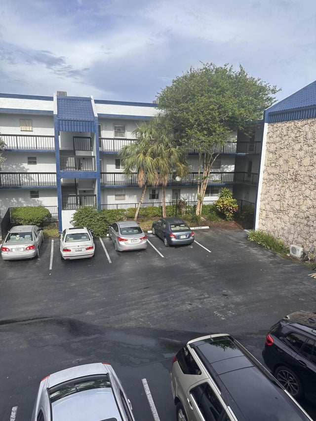 4 of 26 - 3090 Holiday Springs Boulevard #310, Margate, FL