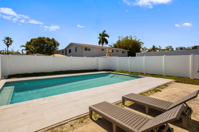 1 of 58 - 1640 Washinghton St, Hollywood, FL