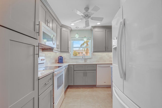 4 of 33 - 18081 Se Country Club Drive #2, Jupiter, FL
