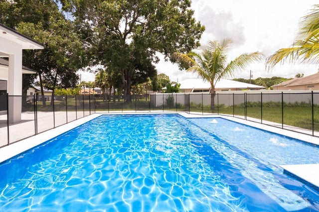 4 of 28 - 2000 Sw Leafy Road, Port Saint Lucie, FL