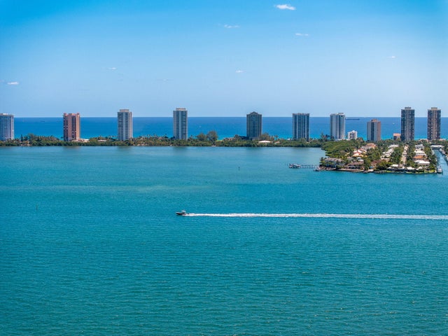 5 of 32 - 401 Lake Shore Drive #504, Lake Park, FL