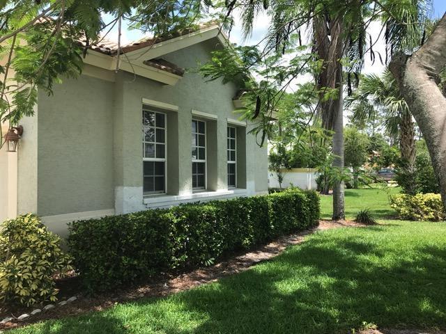 4 of 18 - 3305 Bent Pine Dr, Fort Pierce, FL