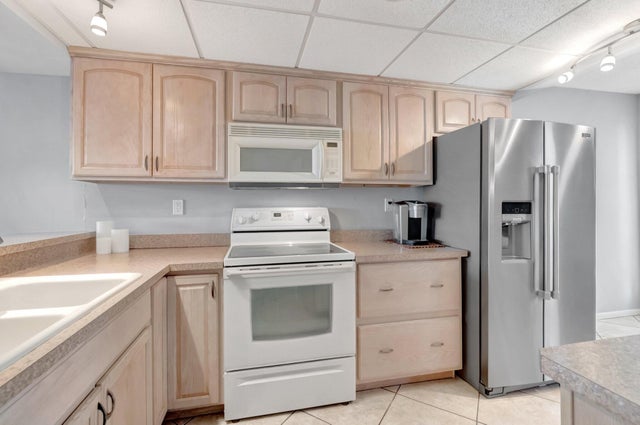 4 of 45 - 15 Royal Palm Way #505, Boca Raton, FL
