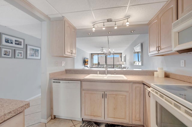 5 of 45 - 15 Royal Palm Way #505, Boca Raton, FL
