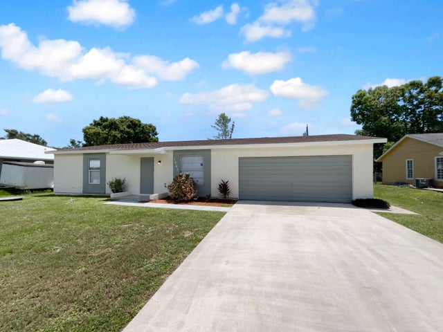 1 of 37 - 1541 Sw Curry Street, Port Saint Lucie, FL