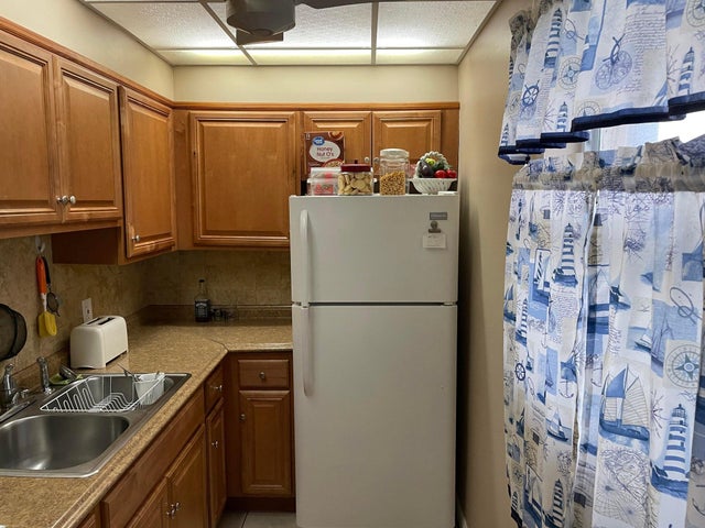 4 of 46 - 200 Bonnie Boulevard #123, Palm Springs, FL