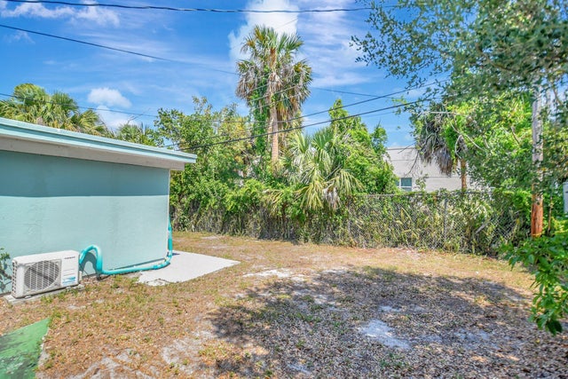 3 of 16 - 953 Churchill Road, West Palm Beach, FL