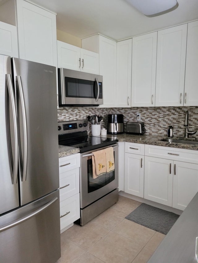 1 of 31 - 341 Burgundy H #h, Delray Beach, FL