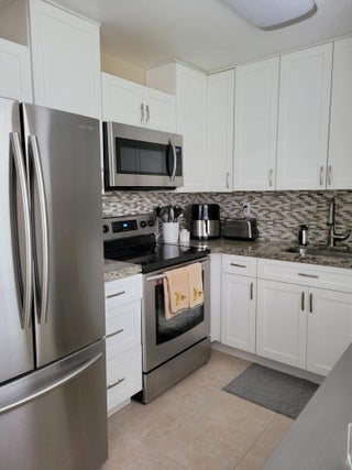 Photo of Listing #RX-11082992