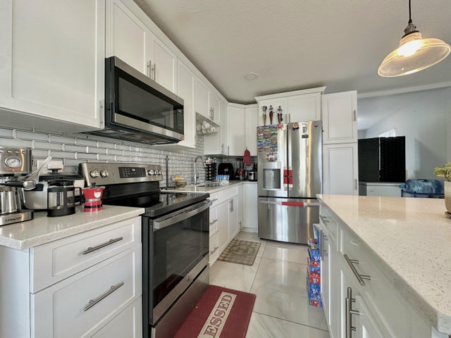 5 of 61 - 946 Mcintosh Street, West Palm Beach, FL