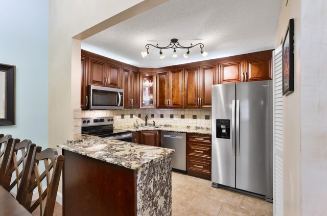 2 of 27 - 4969 Sable Pine B2 Circle #b2, West Palm Beach, FL