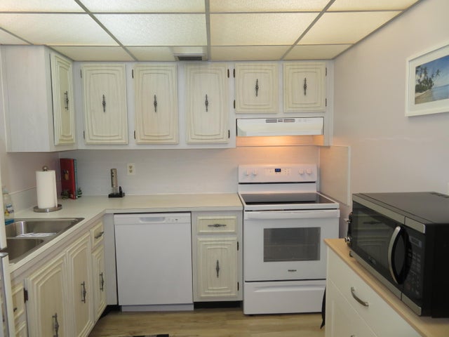 1 of 38 - 701 Lori Drive #103, Palm Springs, FL