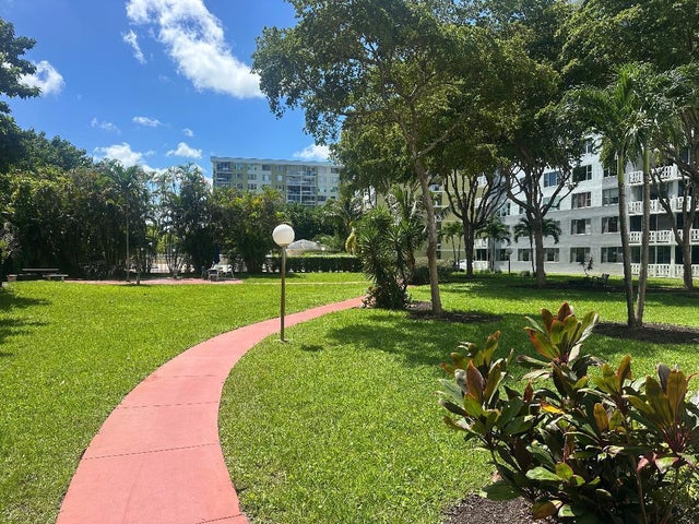 1 of 17 - 4350 Hillcrest Drive #318, Hollywood, FL