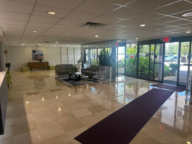 3 of 17 - 4350 Hillcrest Drive #318, Hollywood, FL