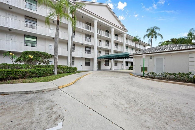 4 of 25 - 3526 Whitehall Drive #106, West Palm Beach, FL