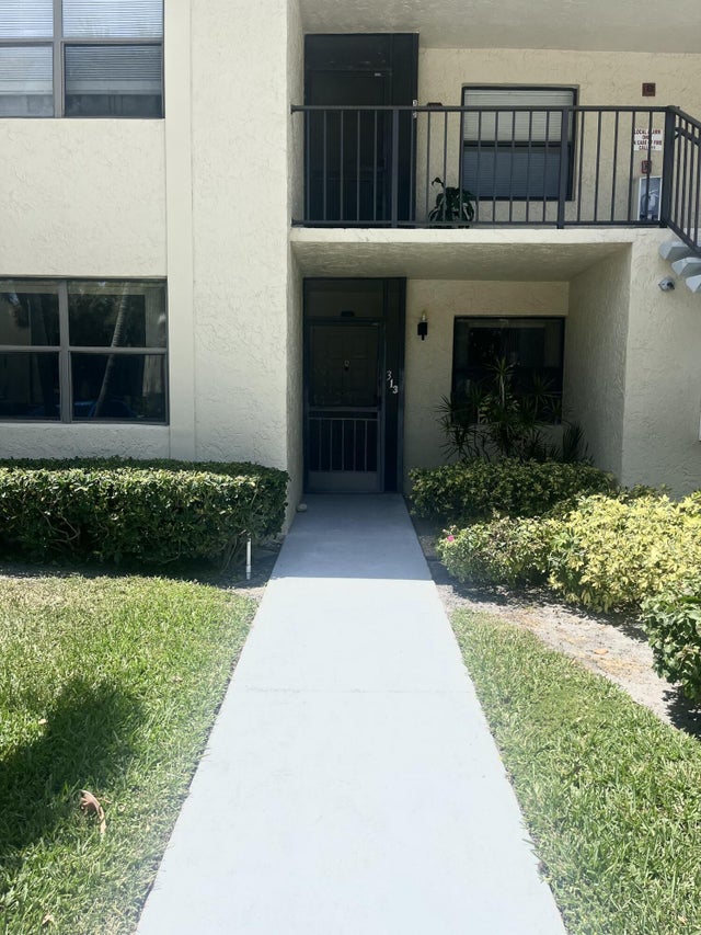 2 of 22 - 3529 Englewood Drive #313, Lake Worth, FL