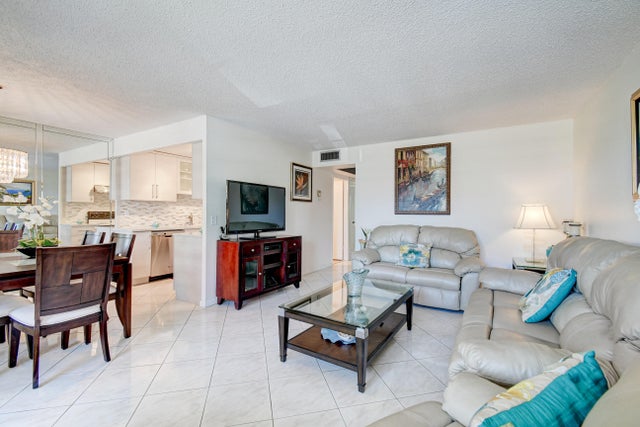 4 of 60 - 2070 Guildford D, Boca Raton, FL