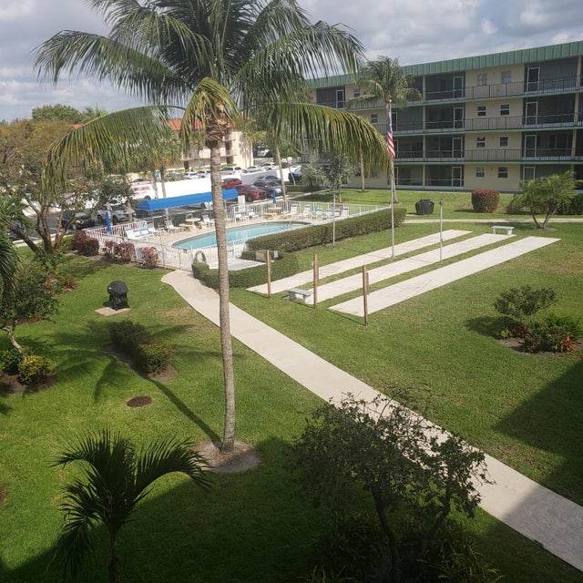 1 of 7 - 806 Se 7th Street #302, Deerfield Beach, FL