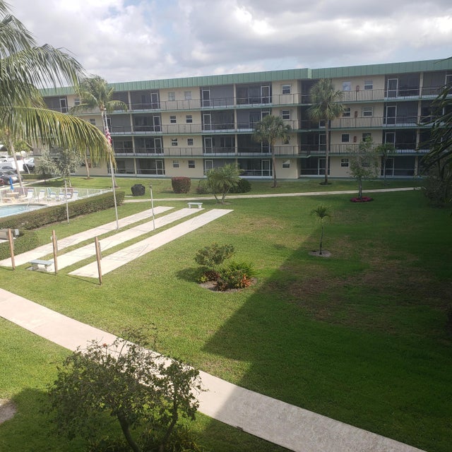 4 of 7 - 806 Se 7th Street #302, Deerfield Beach, FL