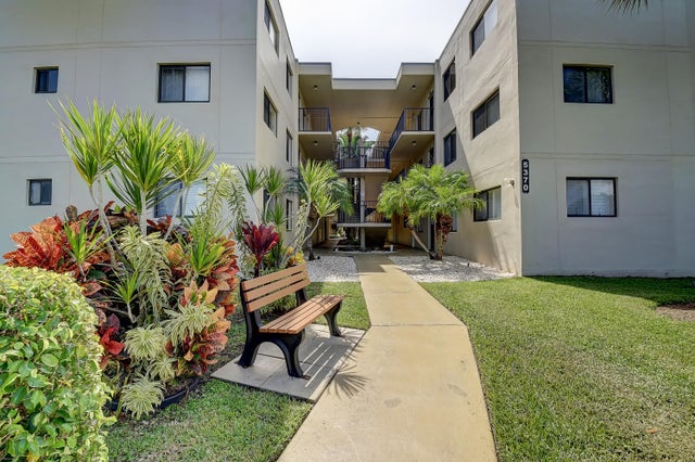 4 of 47 - 5370 Las Verdes Cir #324, Delray Beach, FL