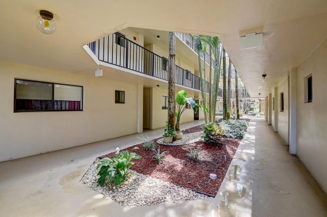 5 of 47 - 5370 Las Verdes Cir #324, Delray Beach, FL