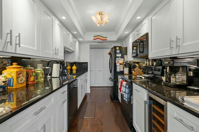 2 of 42 - 800 Jeffery St #303, Boca Raton, FL
