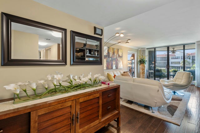 5 of 42 - 800 Jeffery St #303, Boca Raton, FL