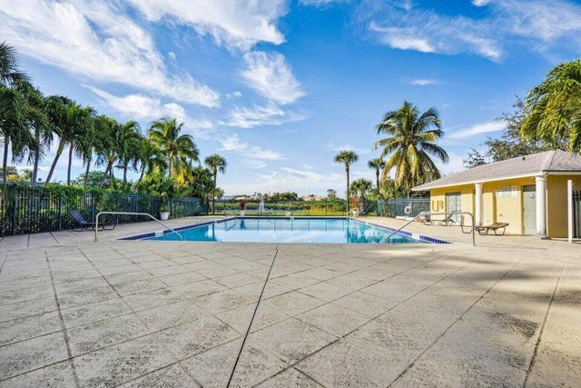 1 of 24 - 1626 Meadows Circle W #1626, Boynton Beach, FL