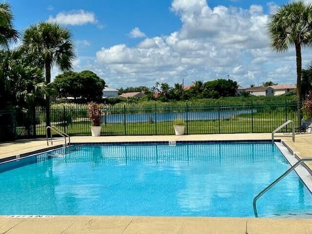 2 of 24 - 1626 Meadows Circle W #1626, Boynton Beach, FL