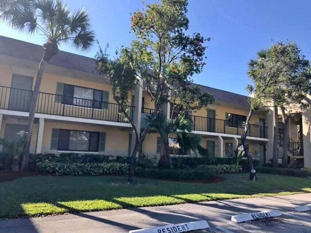 4 of 24 - 1626 Meadows Circle W #1626, Boynton Beach, FL