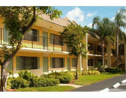 5 of 24 - 1626 Meadows Circle W #1626, Boynton Beach, FL