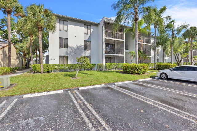 2 of 29 - 1015 Green Pine Boulevard #a1, West Palm Beach, FL