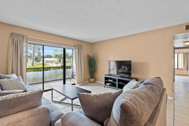 5 of 29 - 1015 Green Pine Boulevard #a1, West Palm Beach, FL