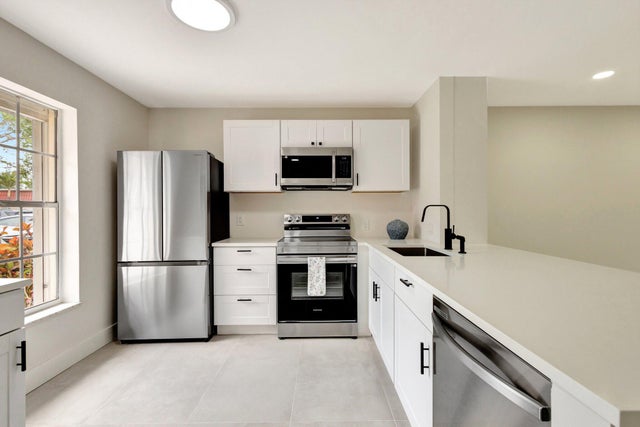 4 of 30 - 733 Nantucket Circle, Lake Worth, FL