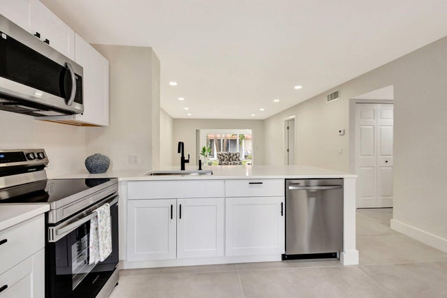 5 of 30 - 733 Nantucket Circle, Lake Worth, FL