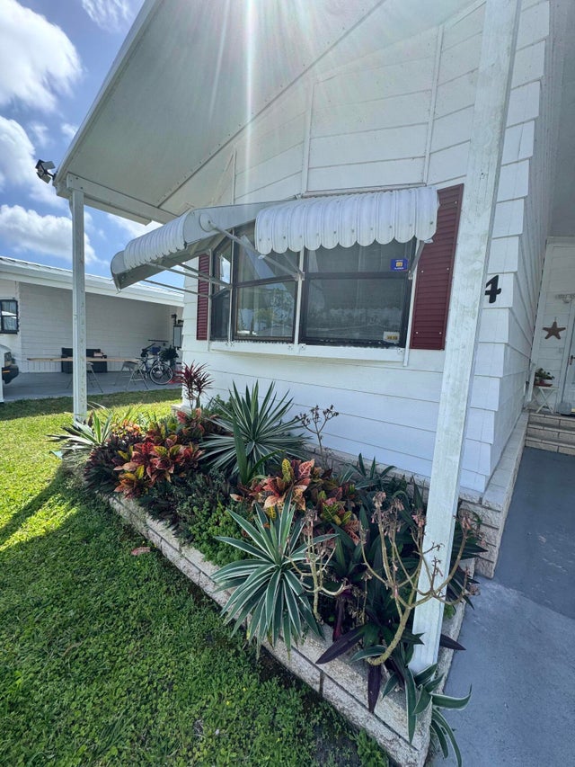 2 of 32 - 24 Villa Del Norte, Fort Pierce, FL