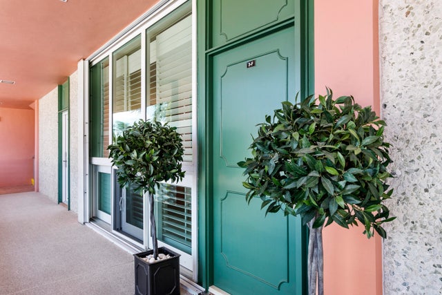 4 of 47 - 315 S Lake Drive #3f, Palm Beach, FL