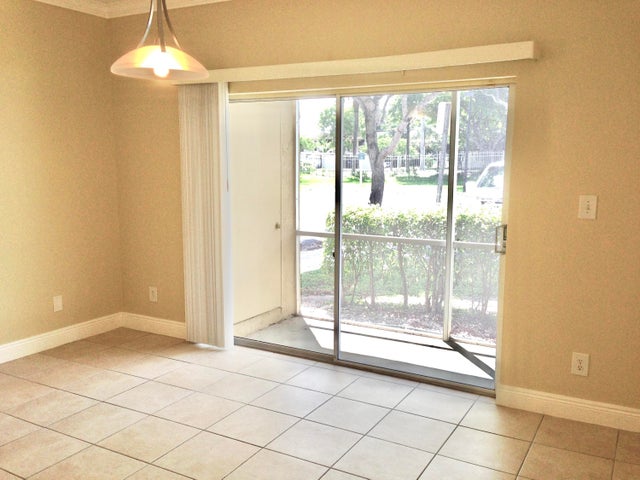 4 of 18 - 880 Cypress Park Wy #e, Deerfield Beach, FL