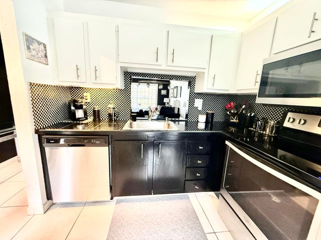 5 of 27 - 3401 Nw 47th Av #513, Lauderdale Lakes, FL