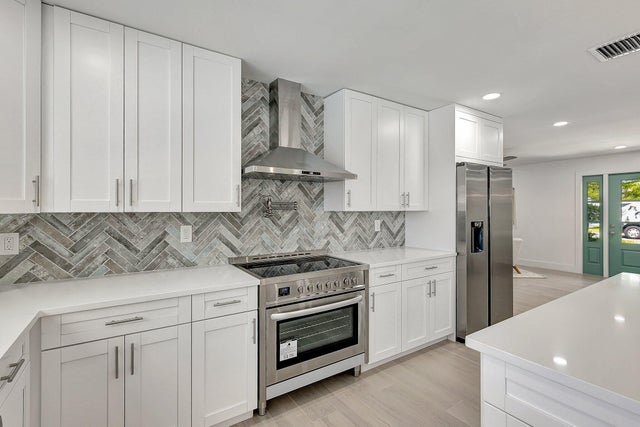 3 of 65 - 124 Queen Christina Ct, Hutchinson Island, FL
