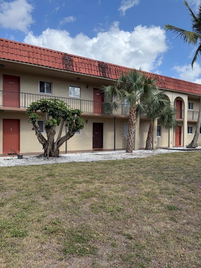 2 of 12 - 6074 Forest Hill Boulevard #208, West Palm Beach, FL