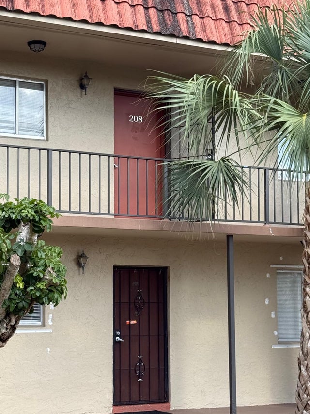 3 of 12 - 6074 Forest Hill Boulevard #208, West Palm Beach, FL