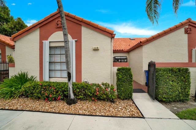 4 of 36 - 136 Centennial Court, Deerfield Beach, FL