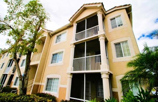 3 of 6 - 8935 Okeechobee Boulevard #204, West Palm Beach, FL